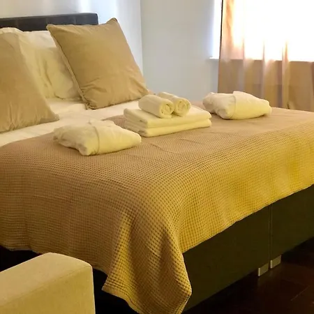 Luxurious Lakeview Apartment Montreux
